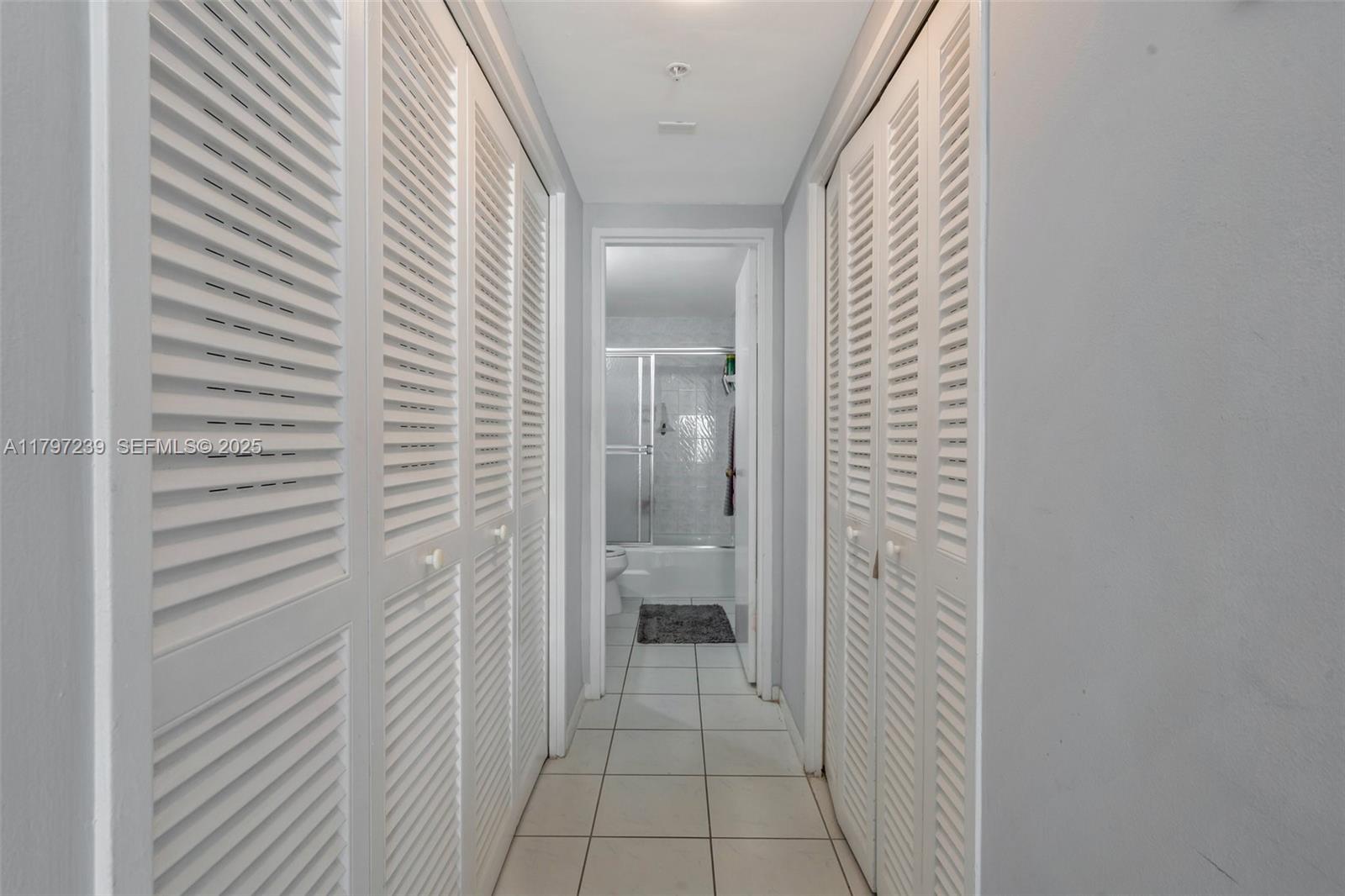 5601 Collins Avenue 615 Property Photo 16