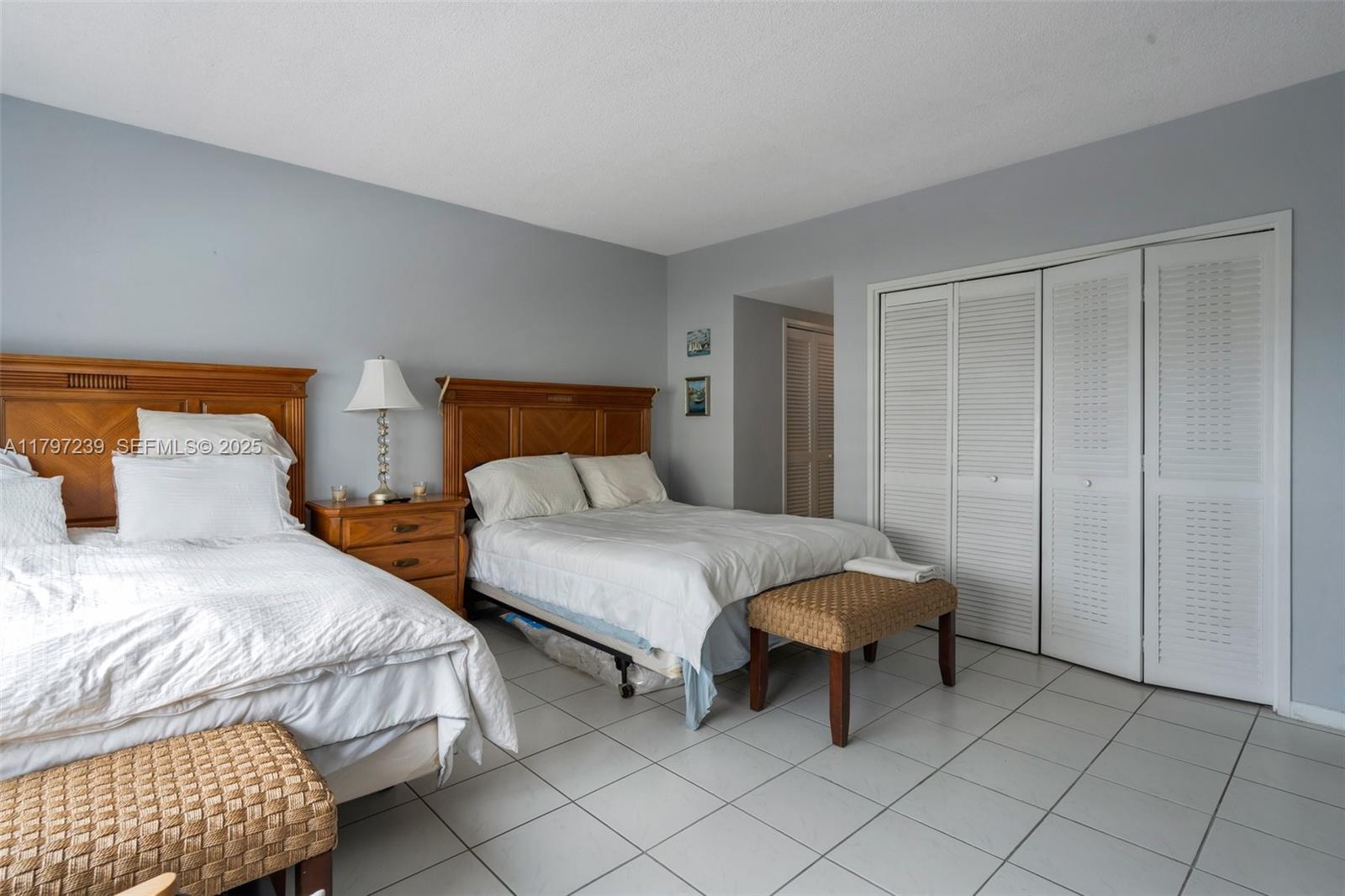 5601 Collins Avenue 615 Property Photo 18