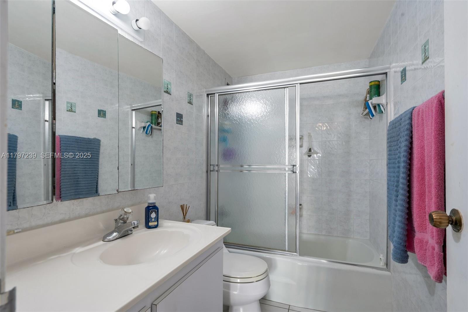 5601 Collins Avenue 615 Property Photo 22