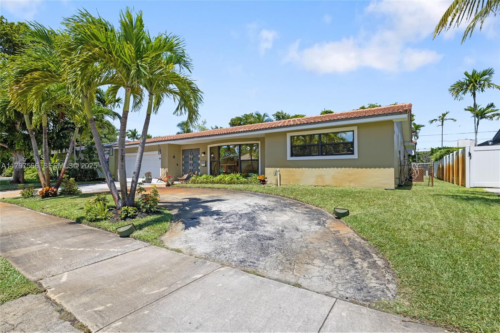 20375 Ne 22nd Place Property Photo 3