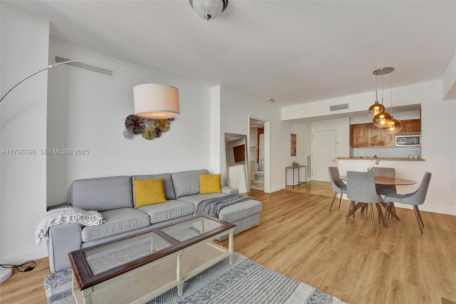 1745 E Hallandale Beach Boulevard 2105w Property Photo 2