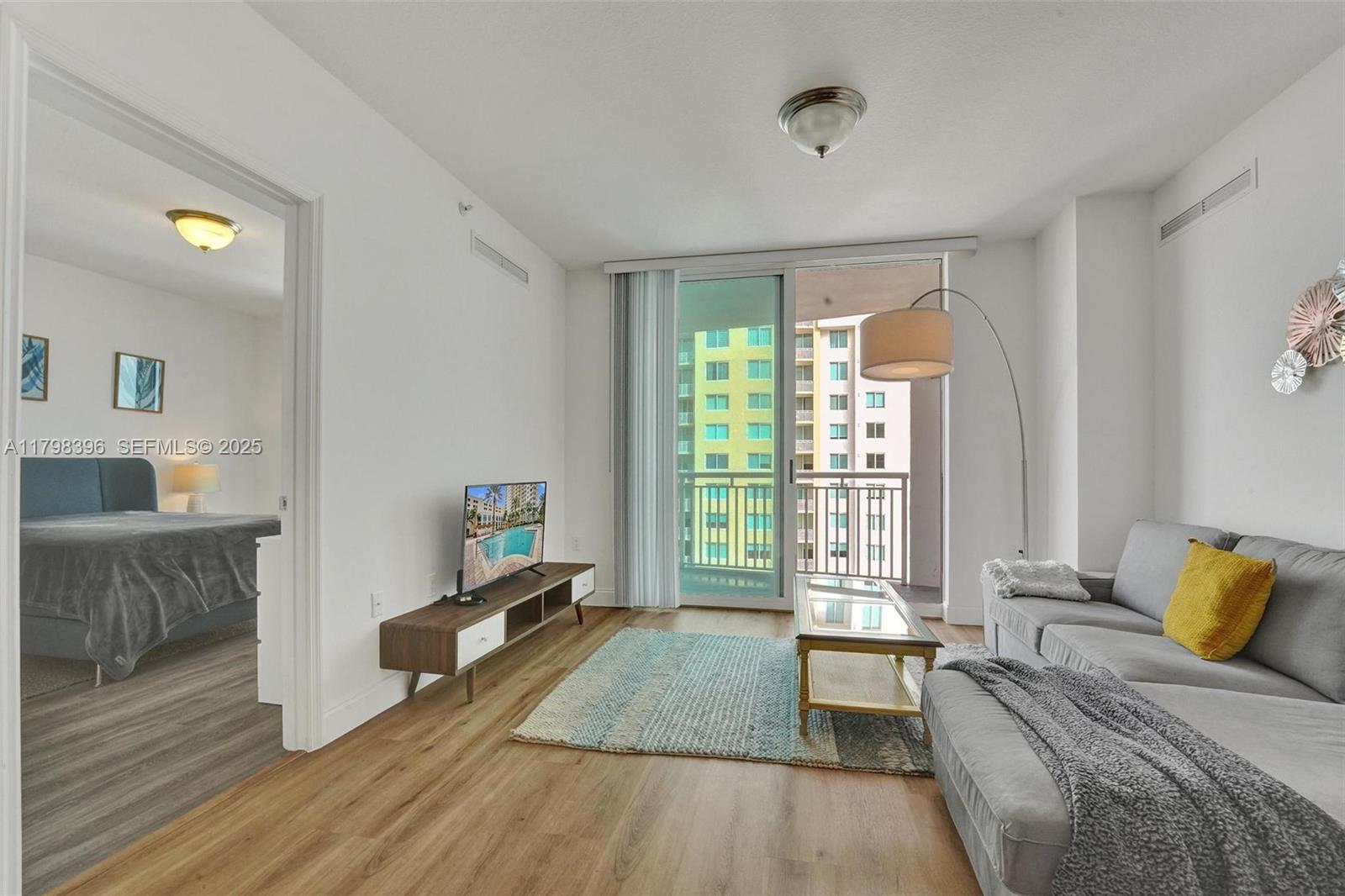 1745 E Hallandale Beach Boulevard 2105w Property Photo 3