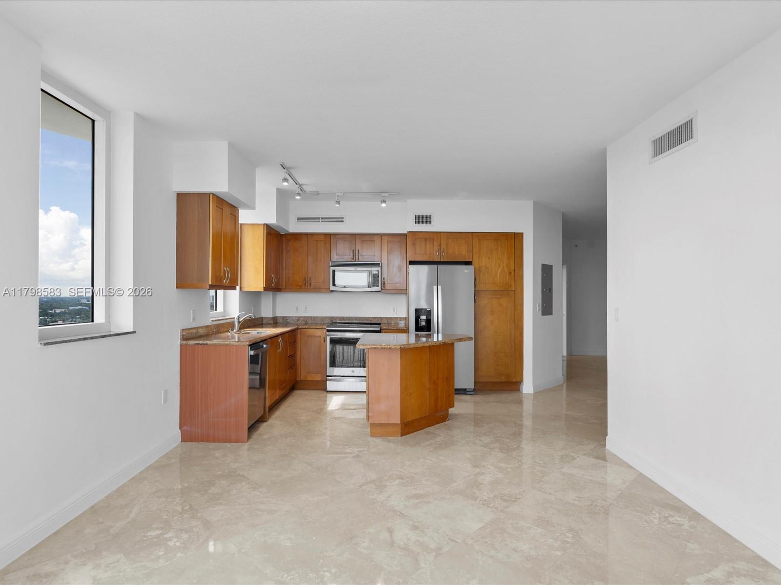 1745 E Hallandale Beach Boulevard 2007w Property Photo 4