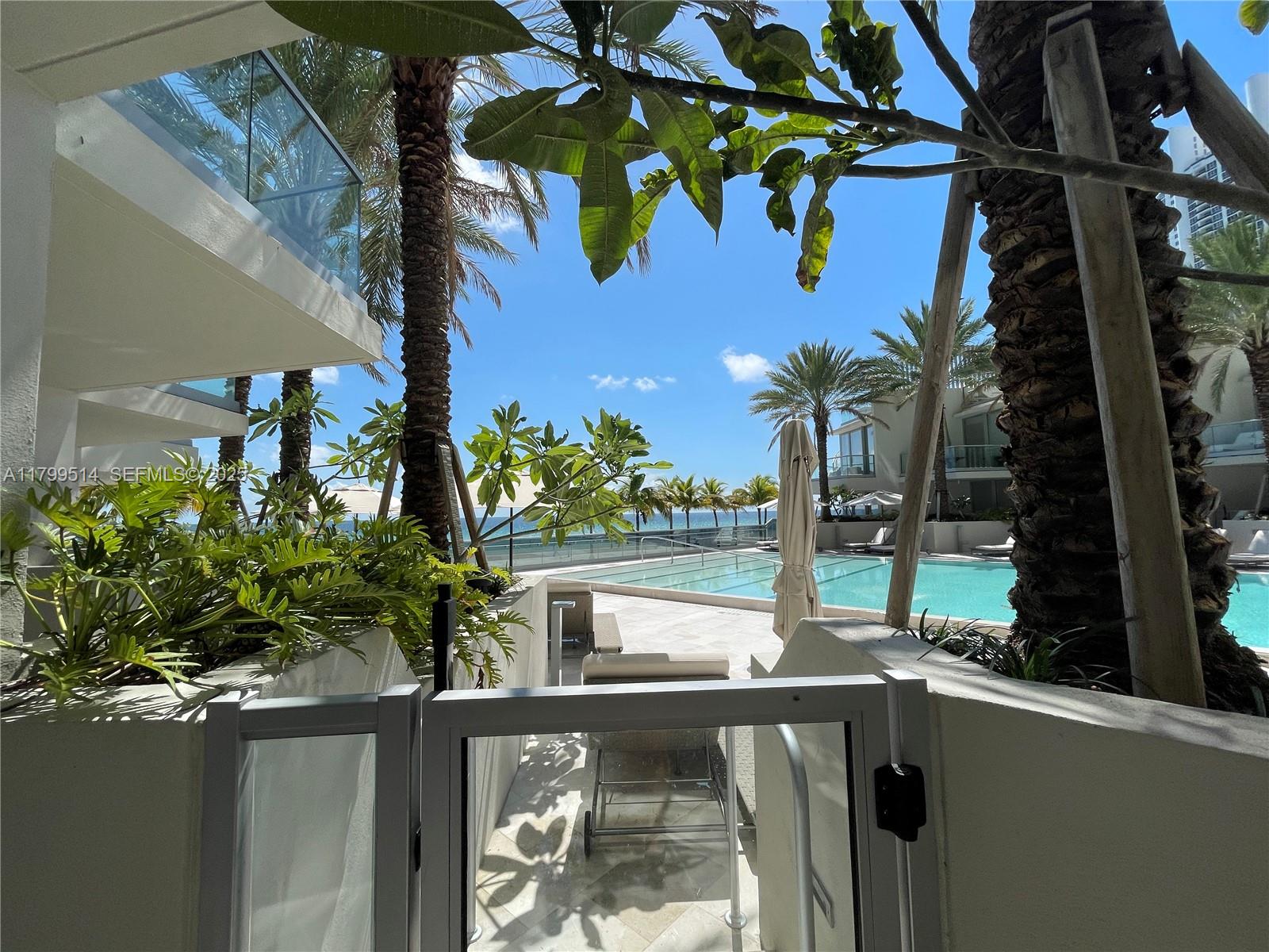 18501 Collins Avenue Cabana 12 Property Photo 1