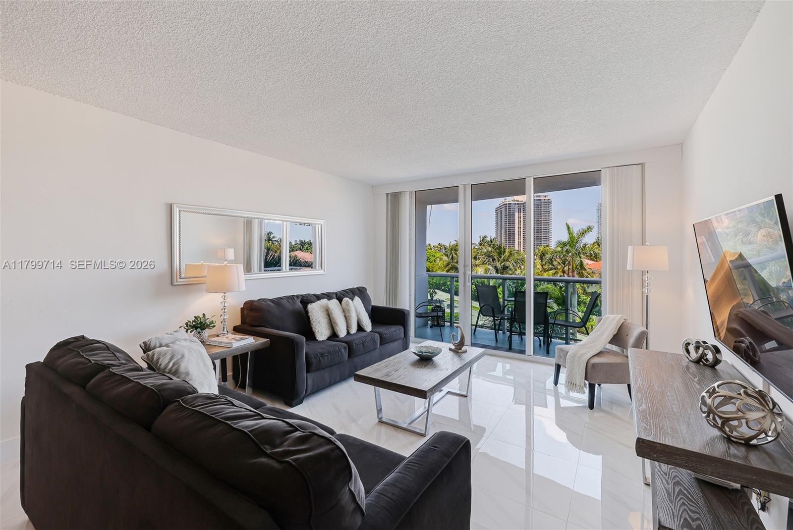 19370 Collins Avenue 324 Property Photo 12