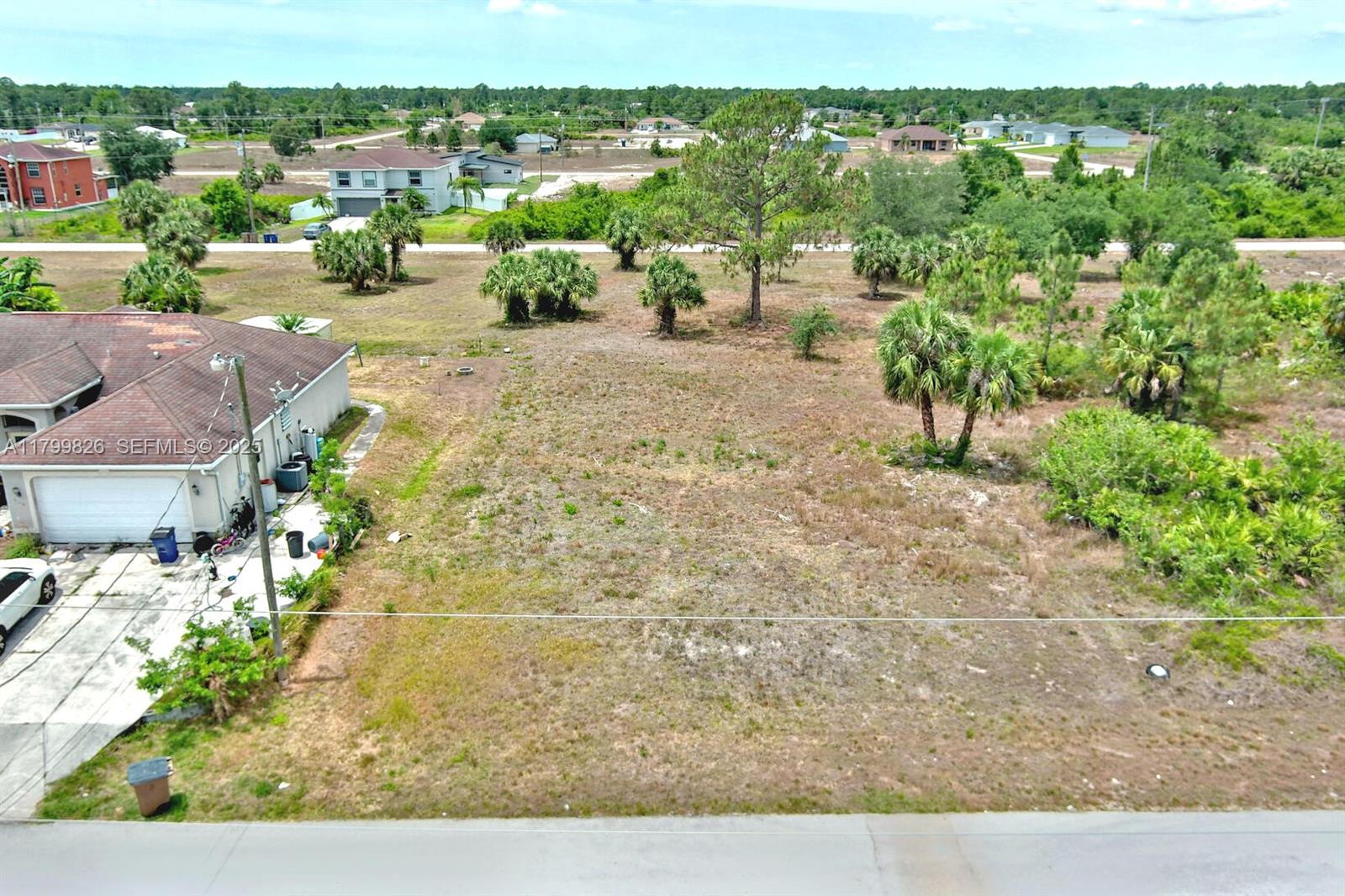914 S Mercury Avenue Property Photo 3