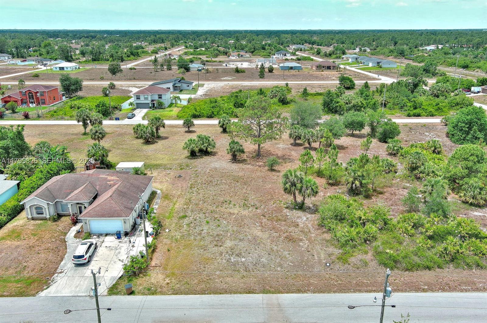 914 S Mercury Avenue Property Photo 8