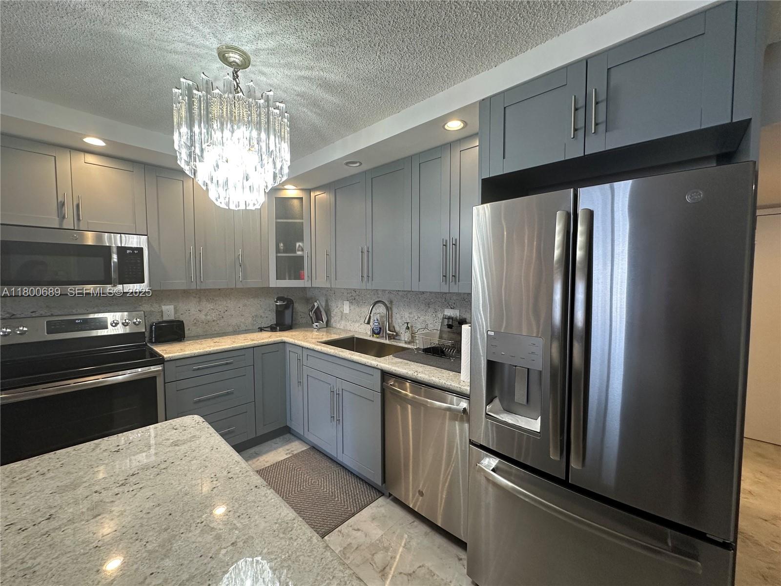 1865 S Ocean Drive 17c Property Photo 5