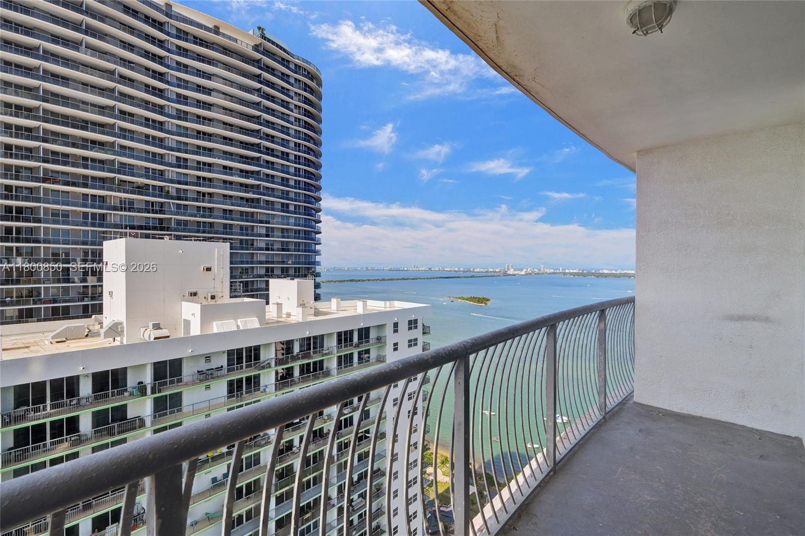 1750 N Bayshore Drive 4007 Property Photo 1