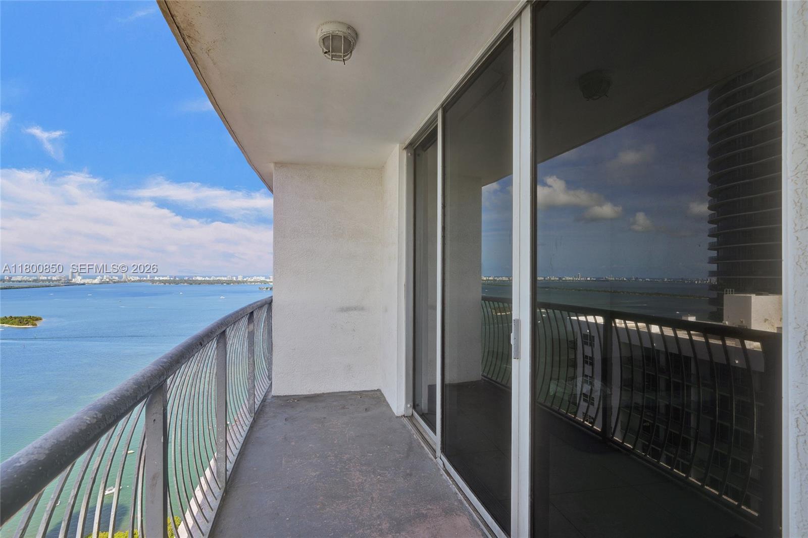 1750 N Bayshore Drive 4007 Property Photo 2