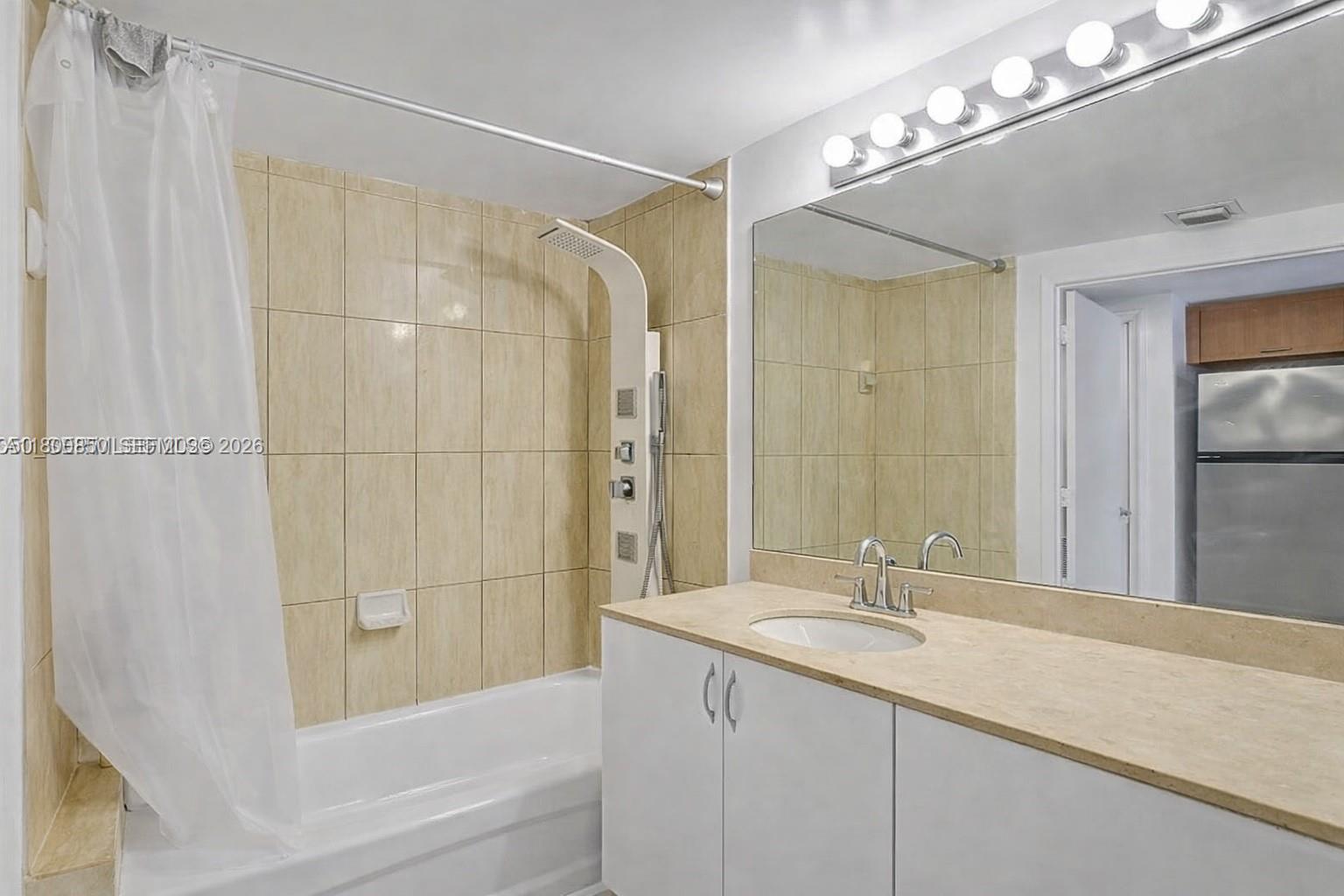 1750 N Bayshore Drive 4007 Property Photo 10