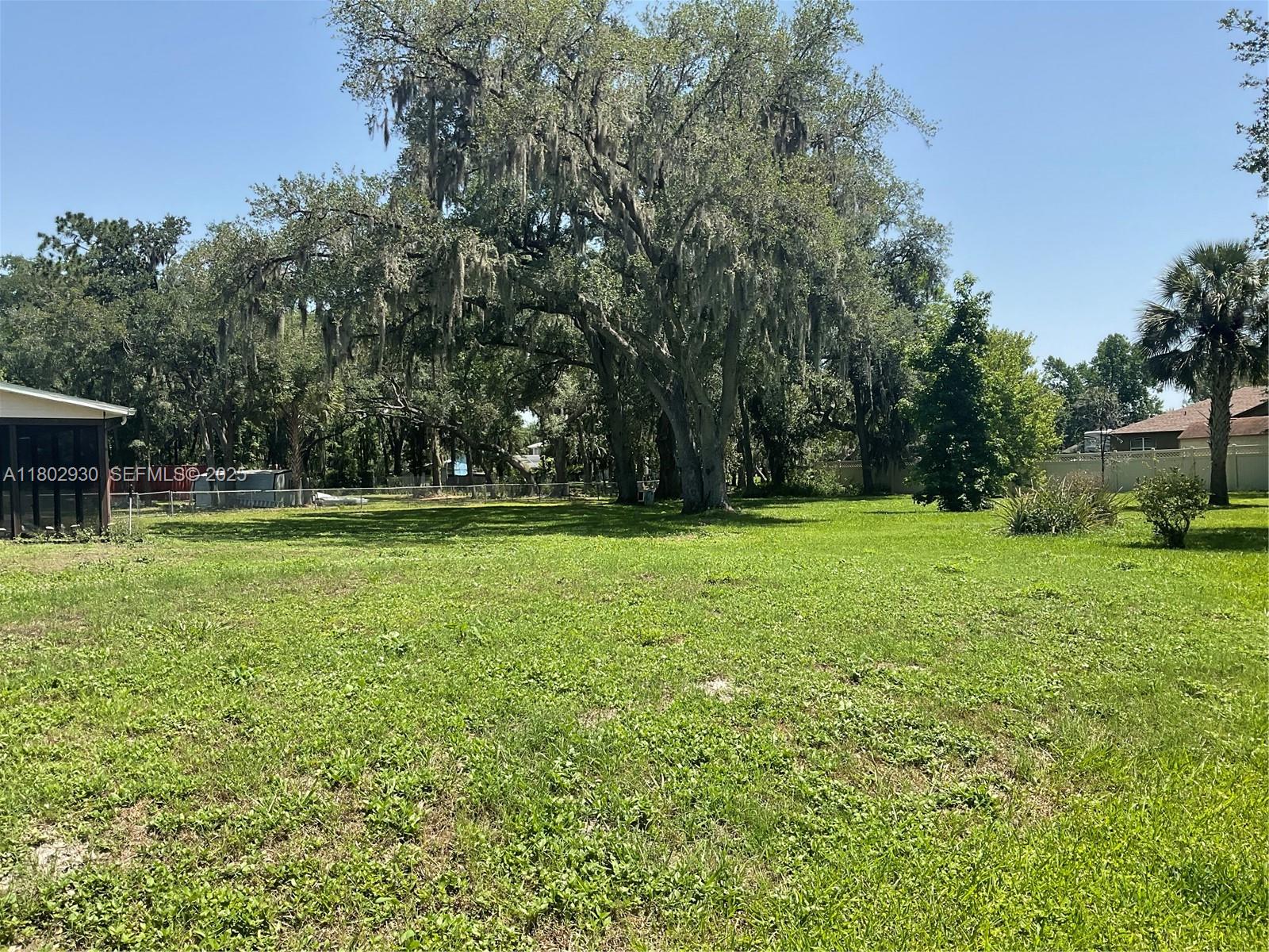 1725 Tanglewood Drive Property Photo 4