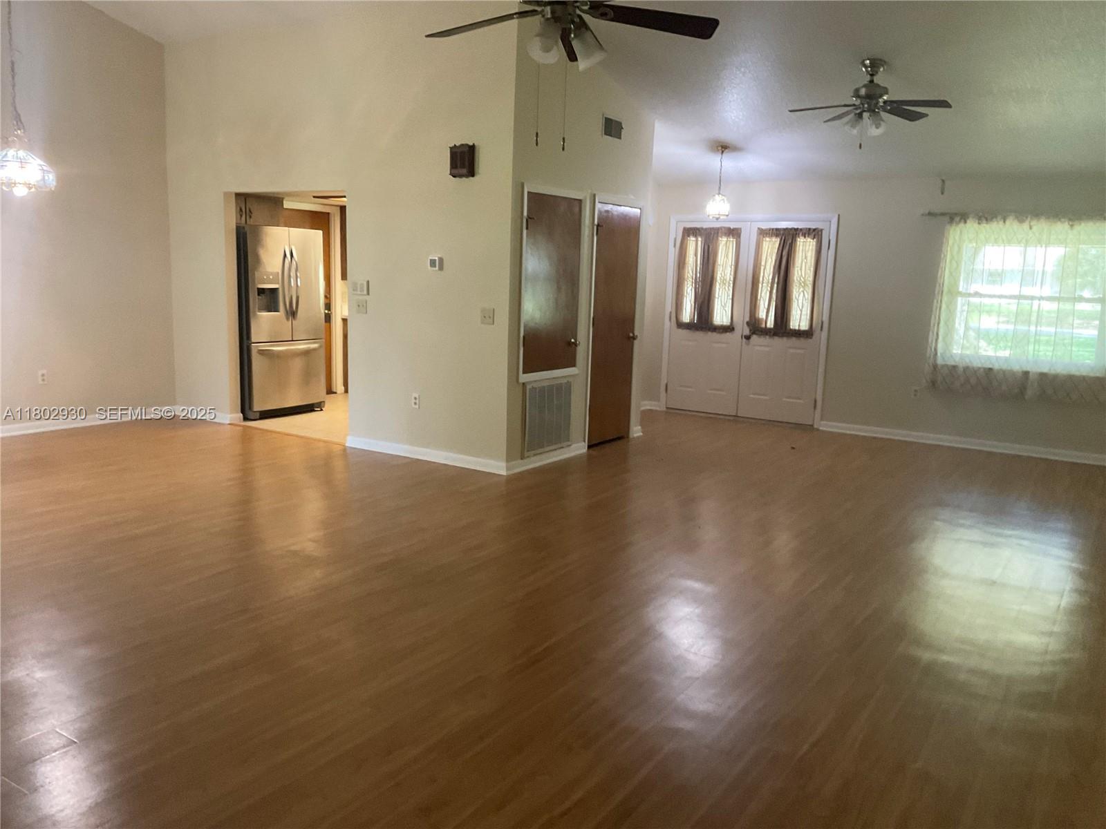 1725 Tanglewood Drive Property Photo 8
