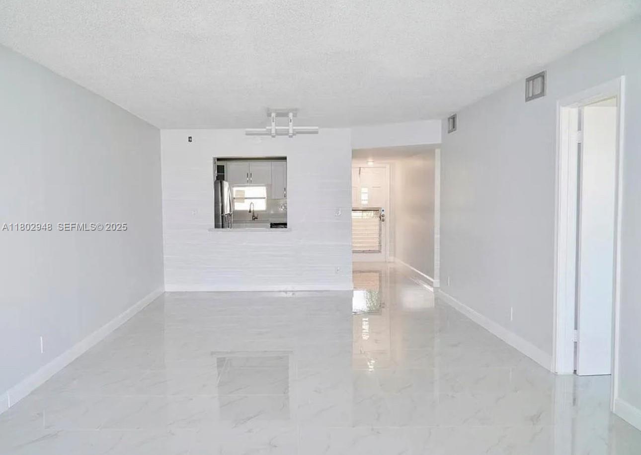 691 S Hollybrook Drive 208
