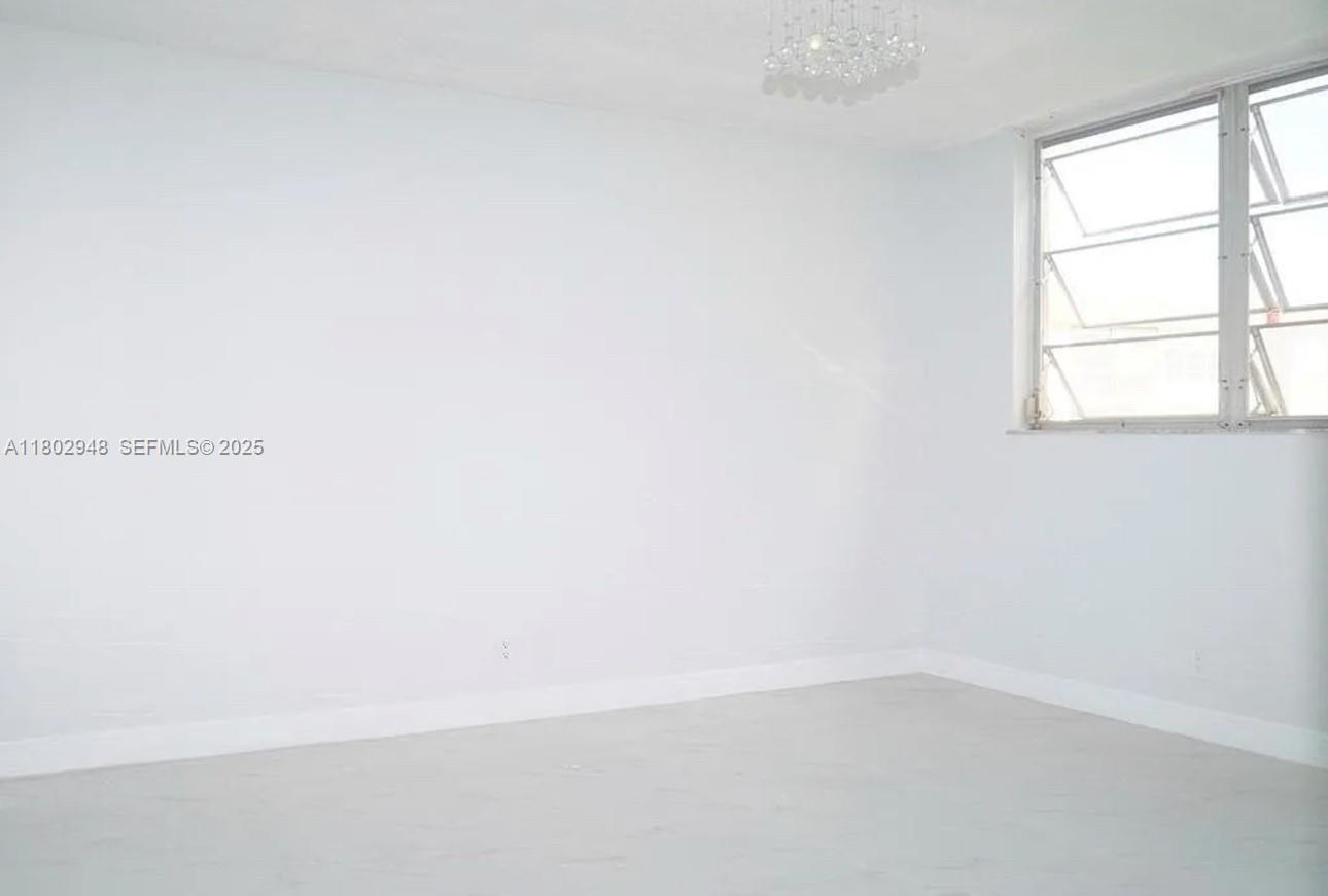 691 S Hollybrook Drive 208 Property Photo 5