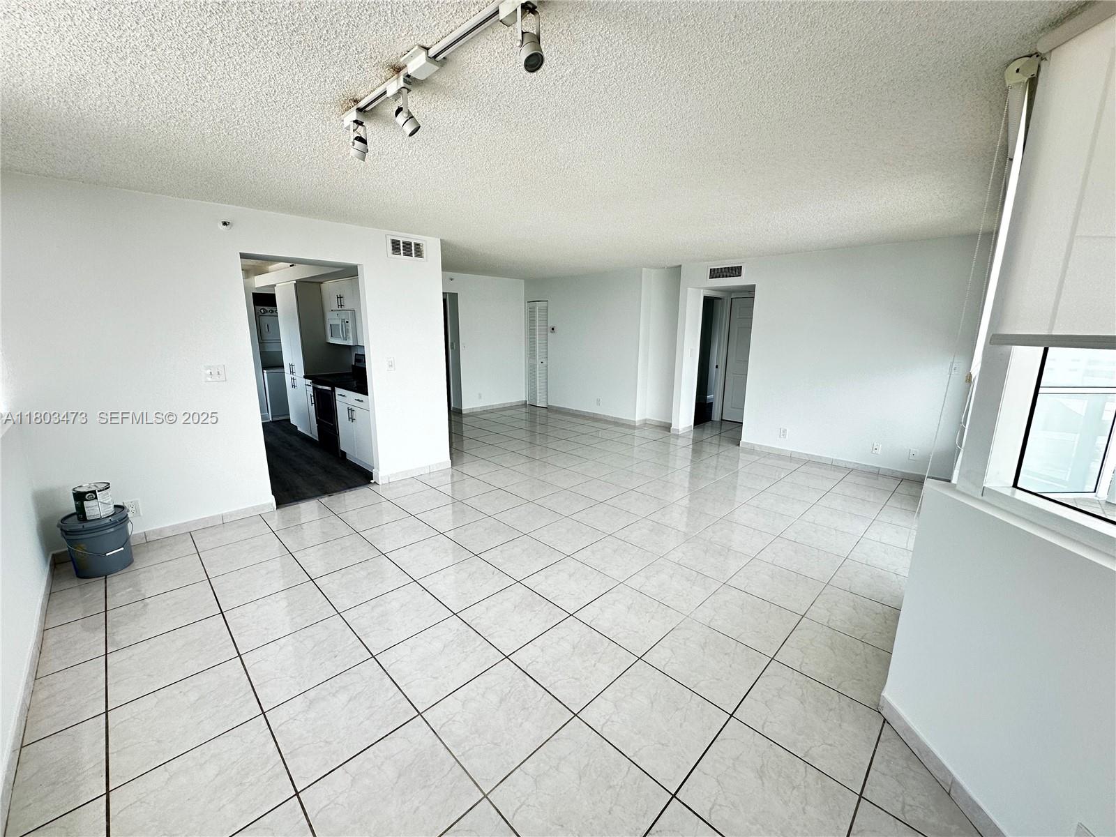 A11803473 Property Photo 21