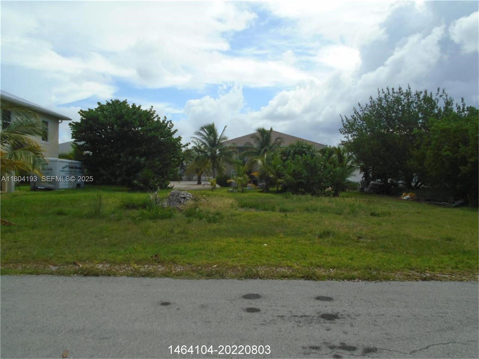 106 S Bahama Drive Property Photo 2