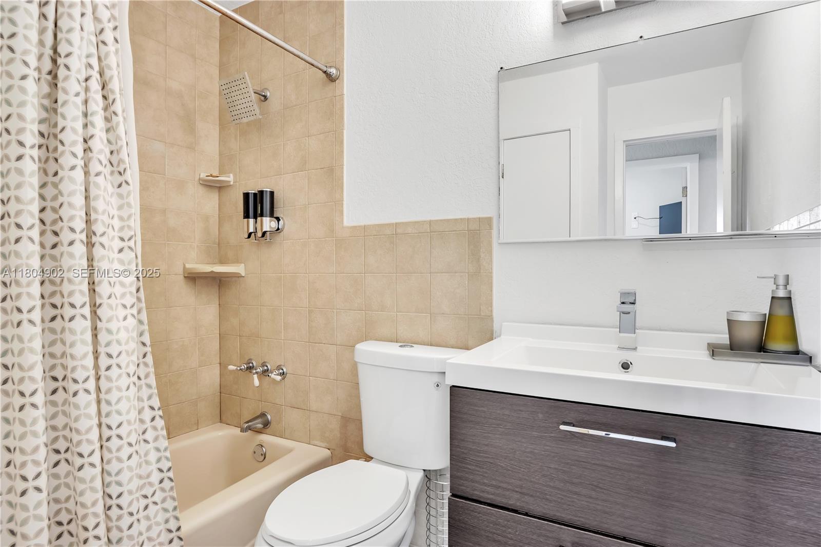 2828 Cleveland Street Property Photo 16