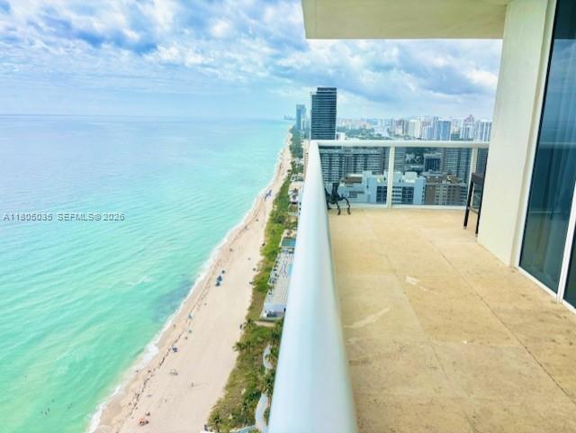 1830 S Ocean Drive 3702 Property Photo 2