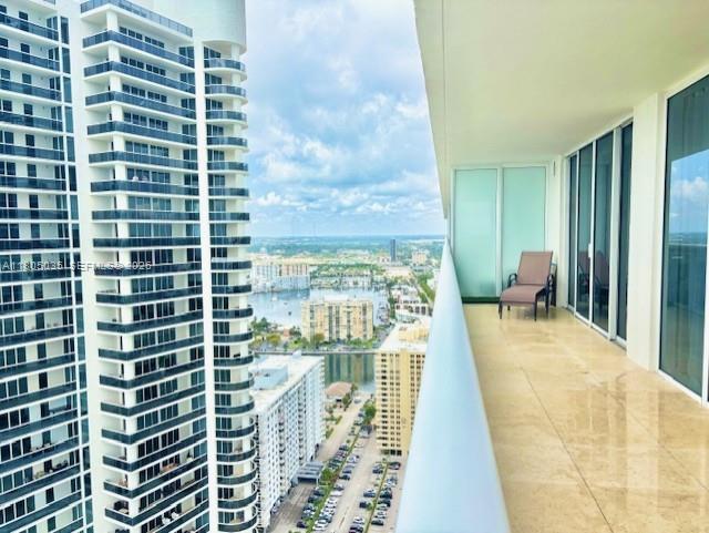 1830 S Ocean Drive 3702 Property Photo 5