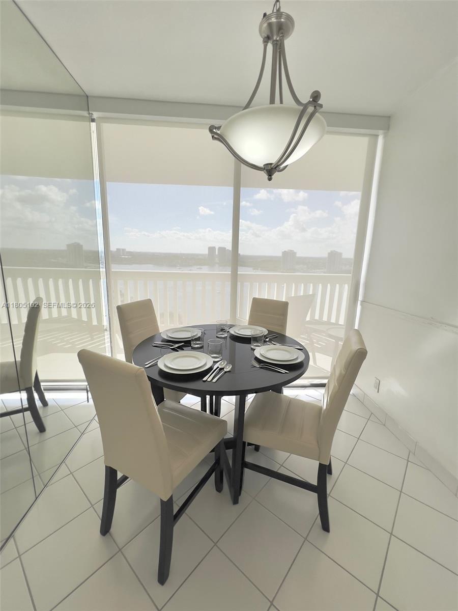 1000 W Island Boulevard 2412 Property Photo 10