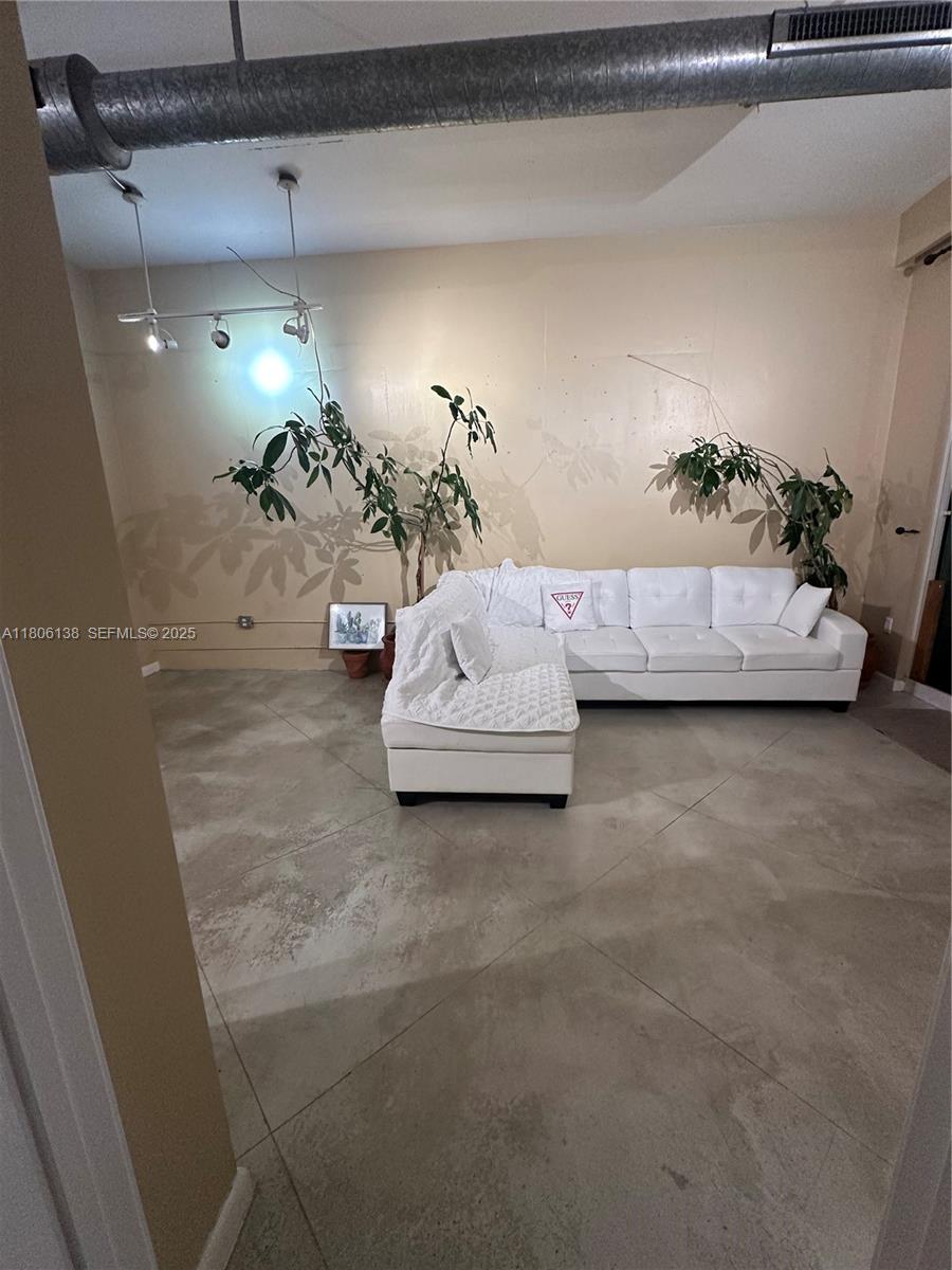 2001 Biscayne Boulevard 3503 Property Photo 7