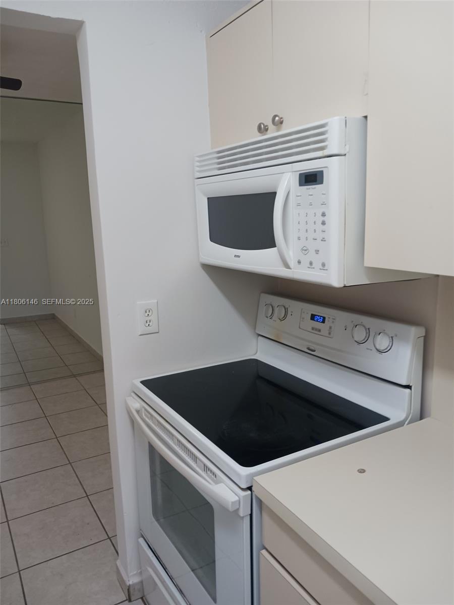 2700 NE 135th Street 30 Property Photo 1