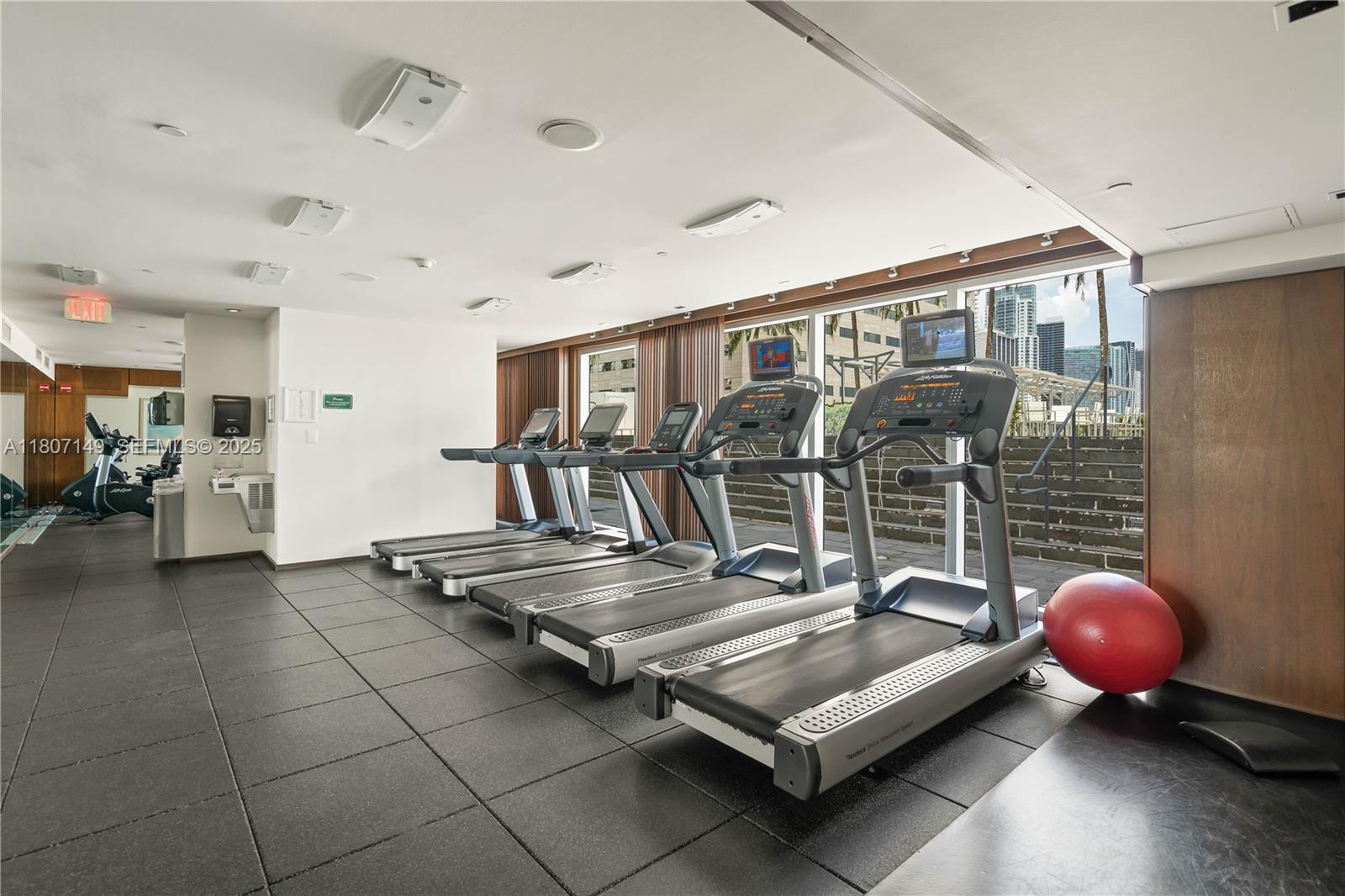 335 S Biscayne Boulevard 1006 Property Photo 6