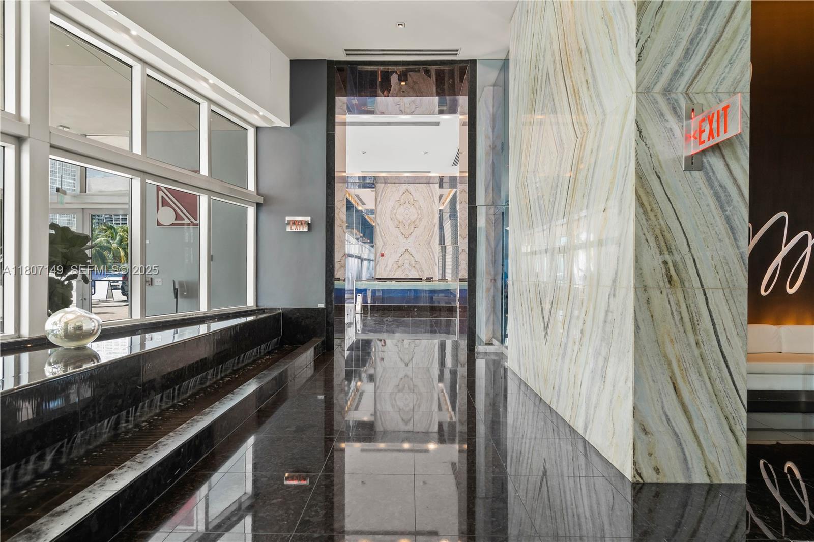 335 S Biscayne Boulevard 1006 Property Photo 8