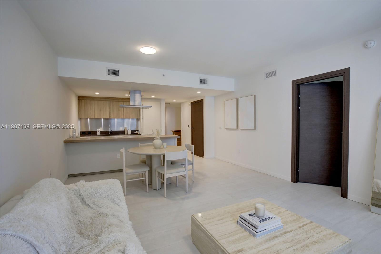 1000 Brickell Plaza 2705 Property Photo 12