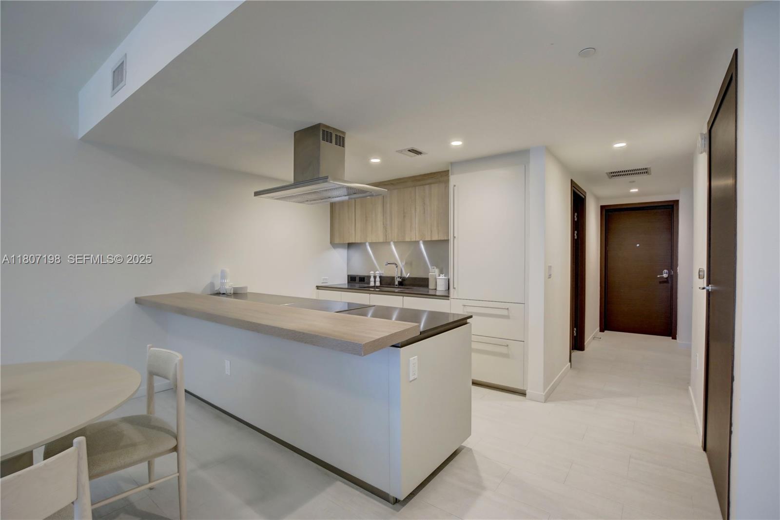 1000 Brickell Plaza 2705 Property Photo 17