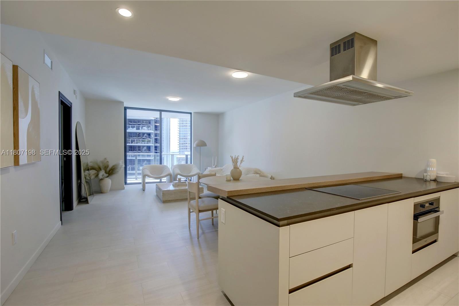 1000 Brickell Plaza 2705 Property Photo 18