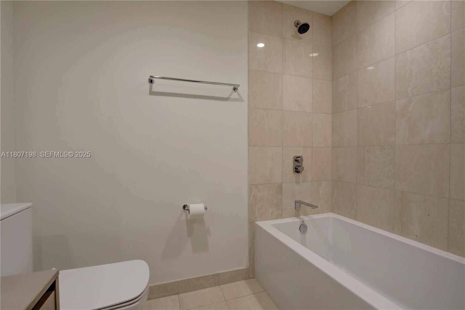 1000 Brickell Plaza 2705 Property Photo 30