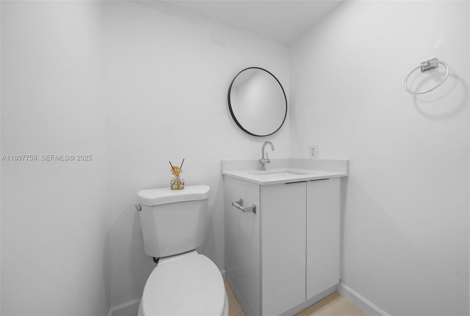 4222 Inverrary Boulevard 4211 Property Photo 5