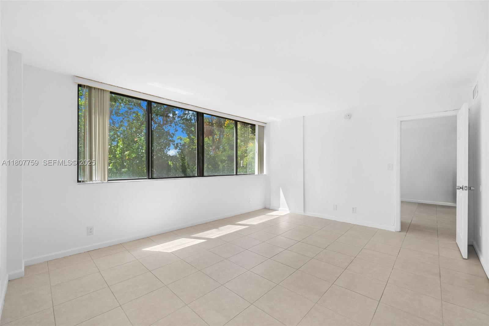 4222 Inverrary Boulevard 4211 Property Photo 9
