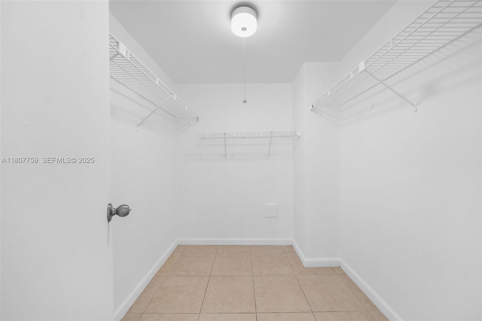 4222 Inverrary Boulevard 4211 Property Photo 12