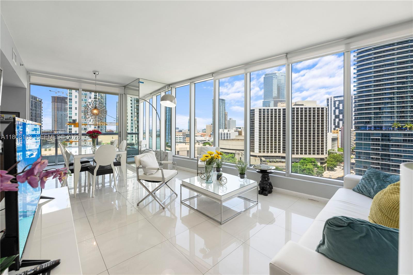 485 Brickell Avenue 1604 Property Photo 2