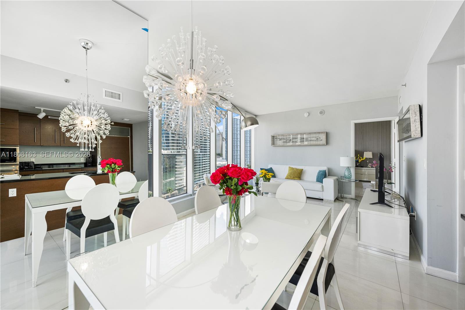 485 Brickell Avenue 1604 Property Photo 4