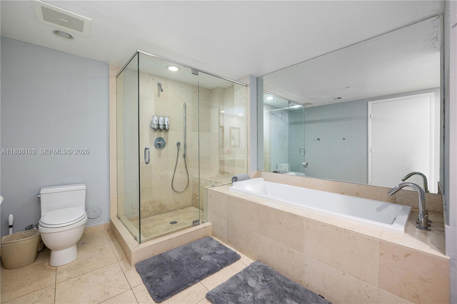 485 Brickell Avenue 1604 Property Photo 11