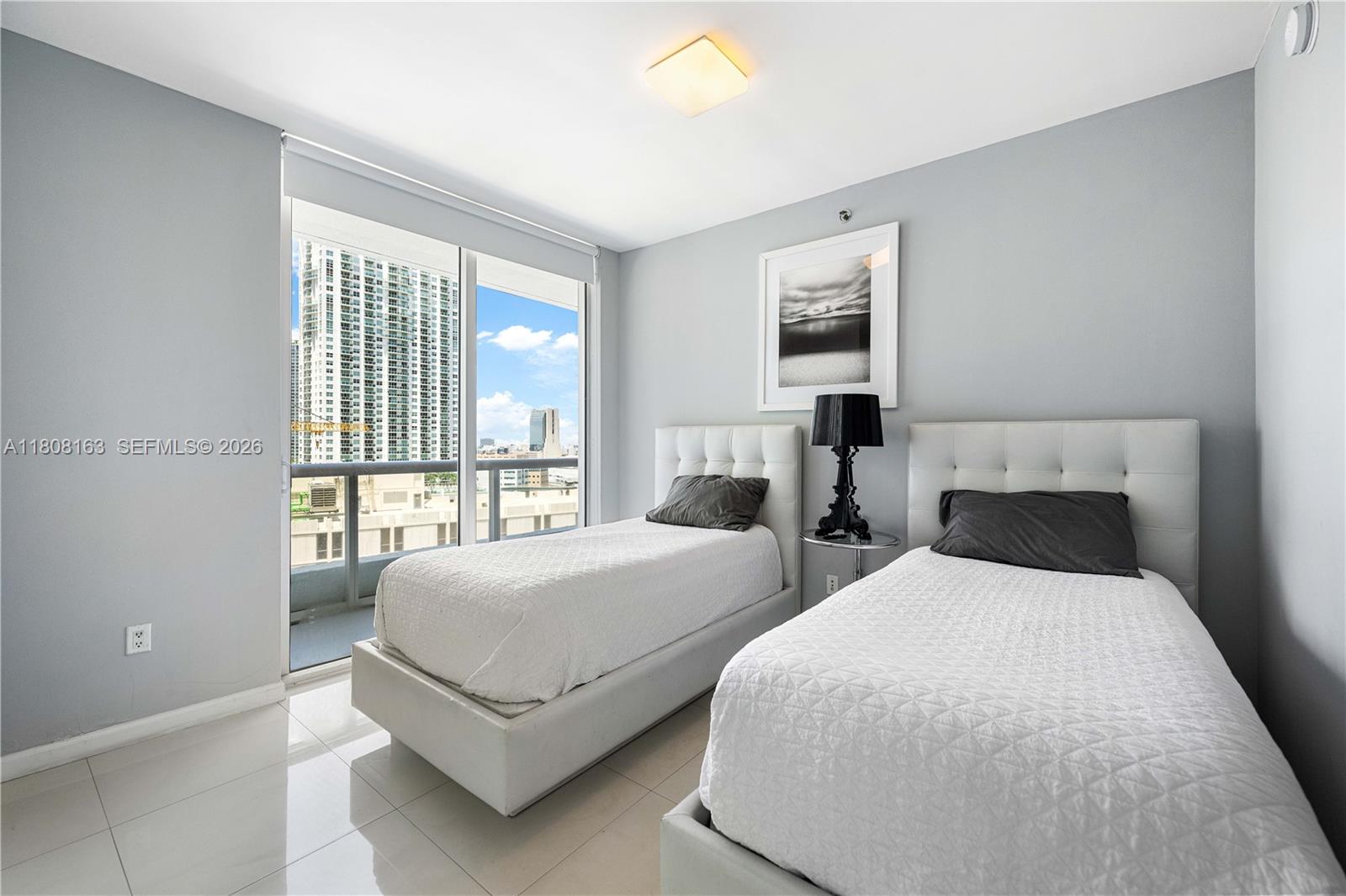 485 Brickell Avenue 1604 Property Photo 13