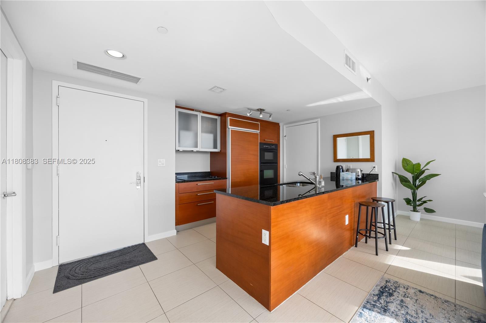1830 S Ocean Drive 1807 Property Photo 2