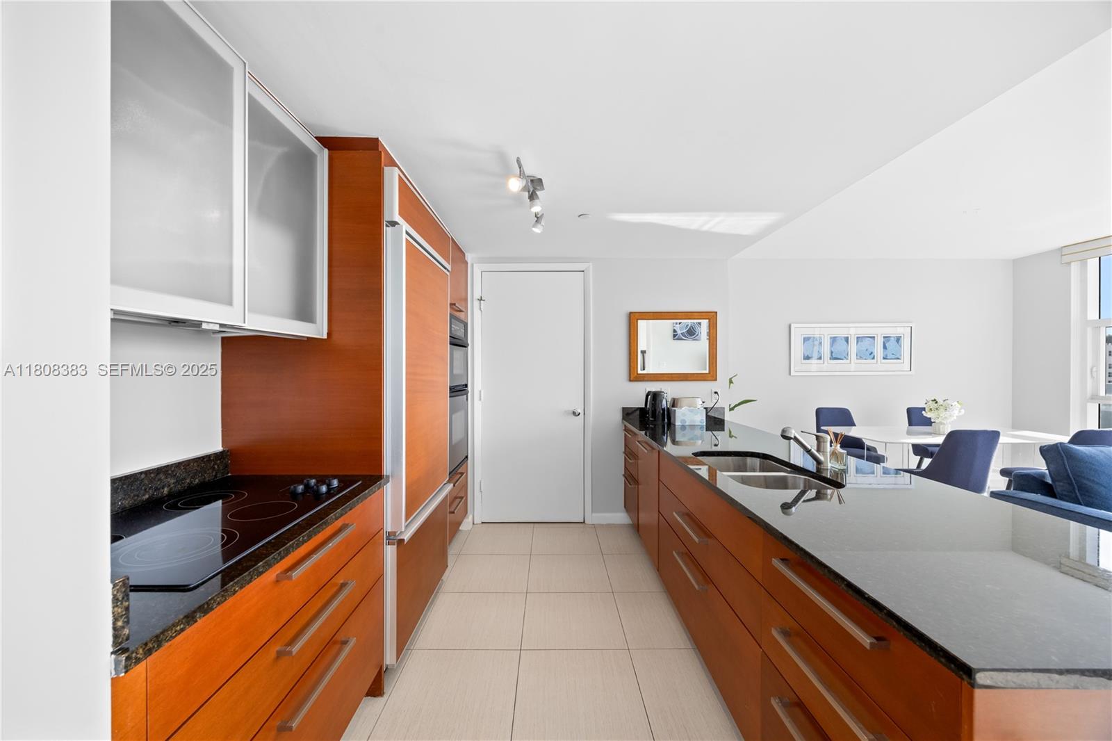 1830 S Ocean Drive 1807 Property Photo 10
