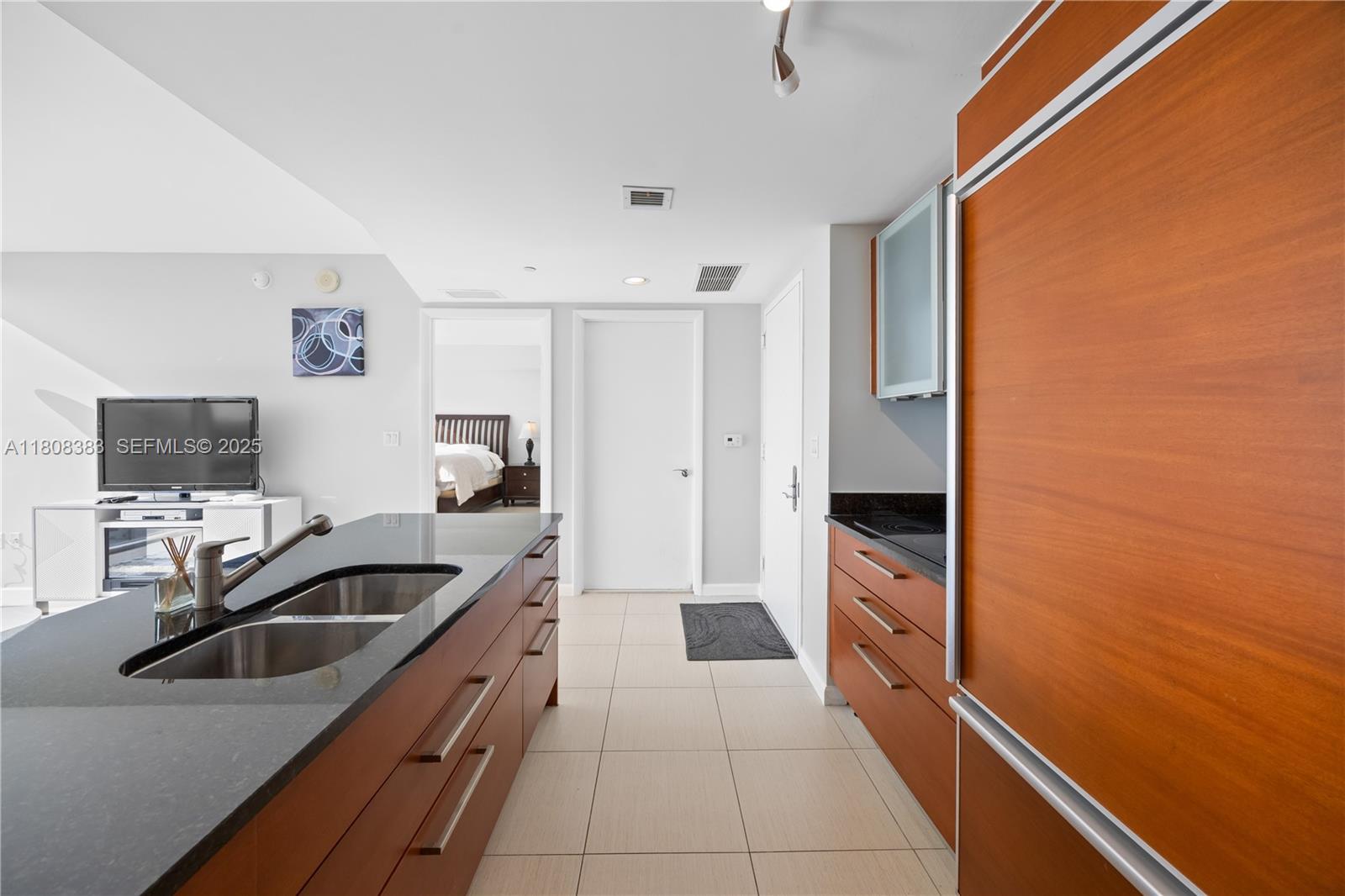 1830 S Ocean Drive 1807 Property Photo 13