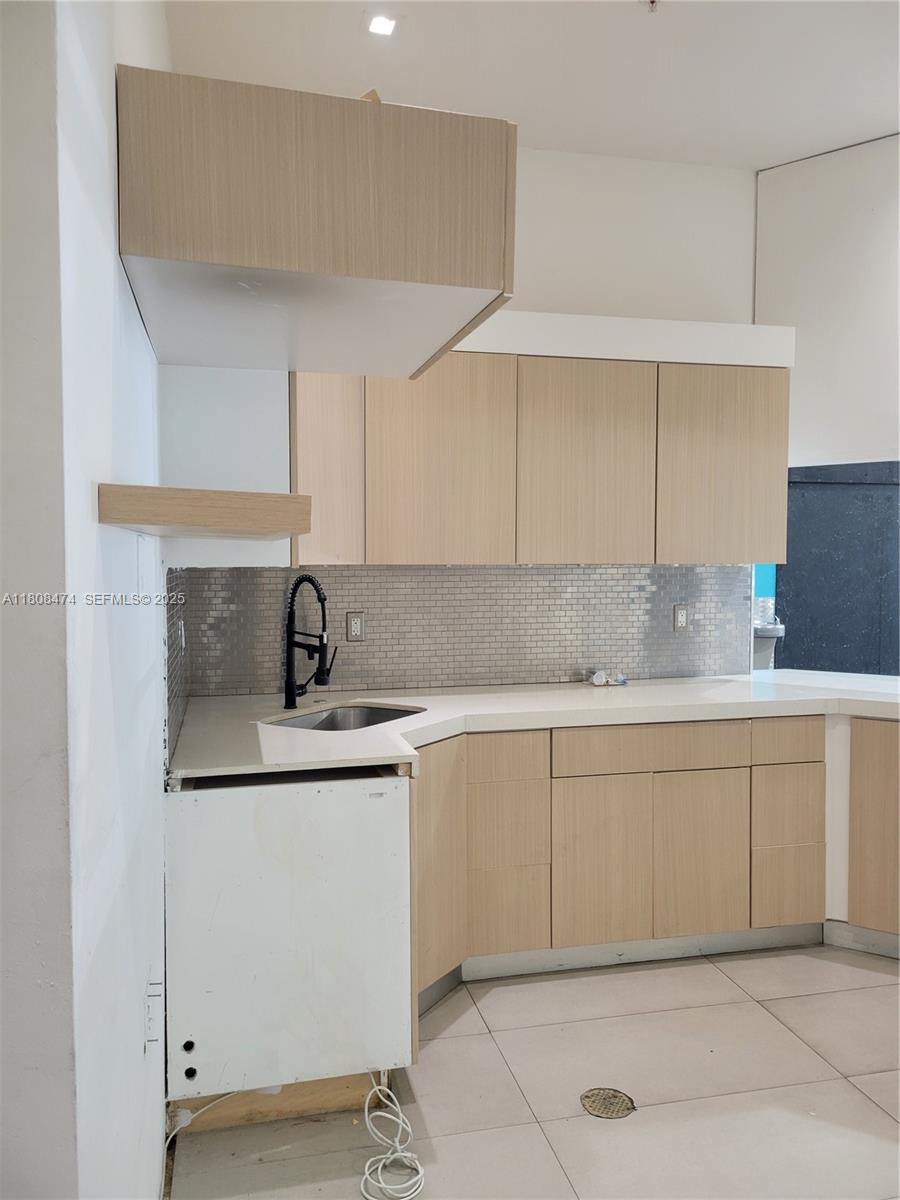 A11808474 Property Photo 6