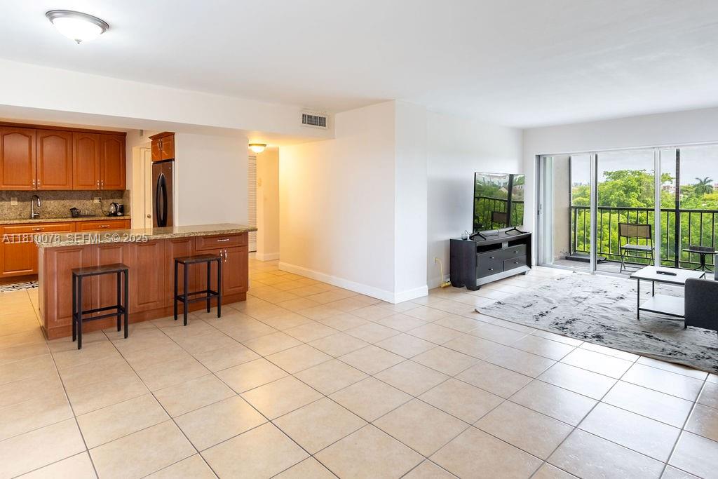 9110 Fontainebleau Boulevard 502 Property Photo 3