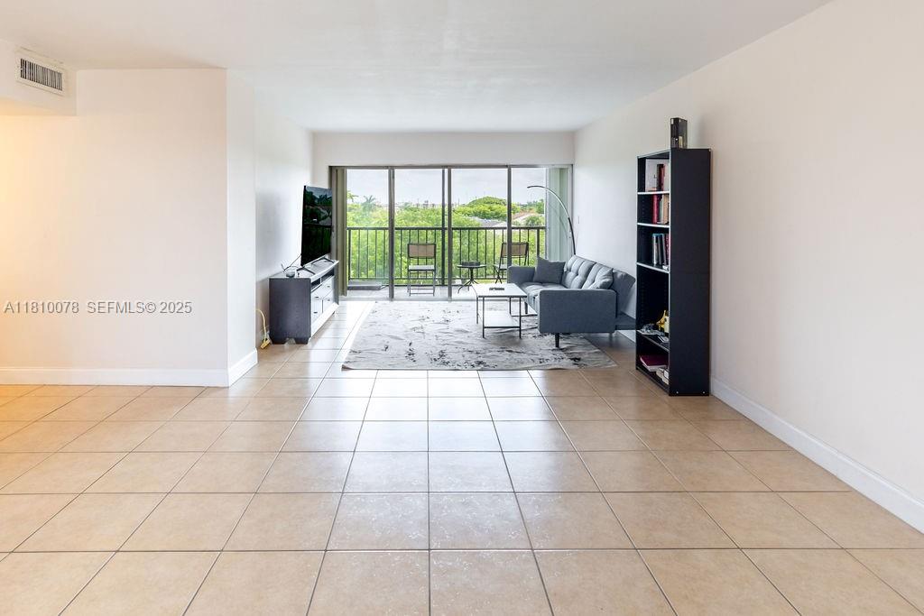 9110 Fontainebleau Boulevard 502 Property Photo 4