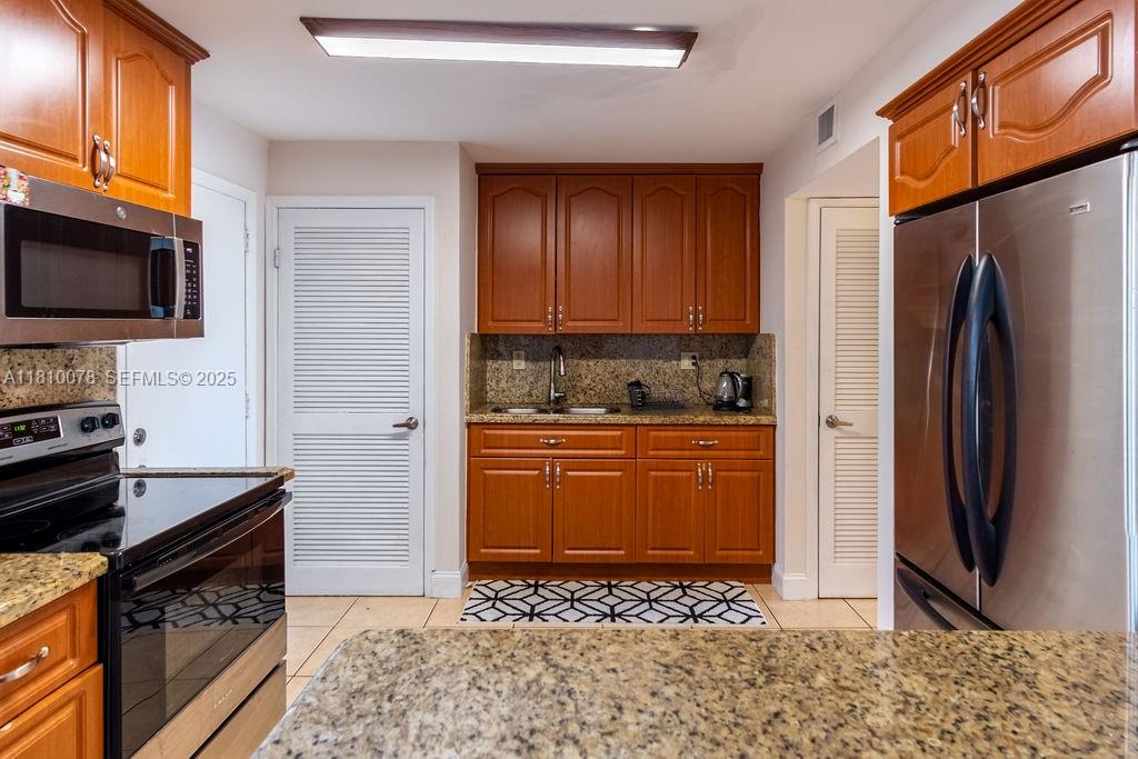 9110 Fontainebleau Boulevard 502 Property Photo 10