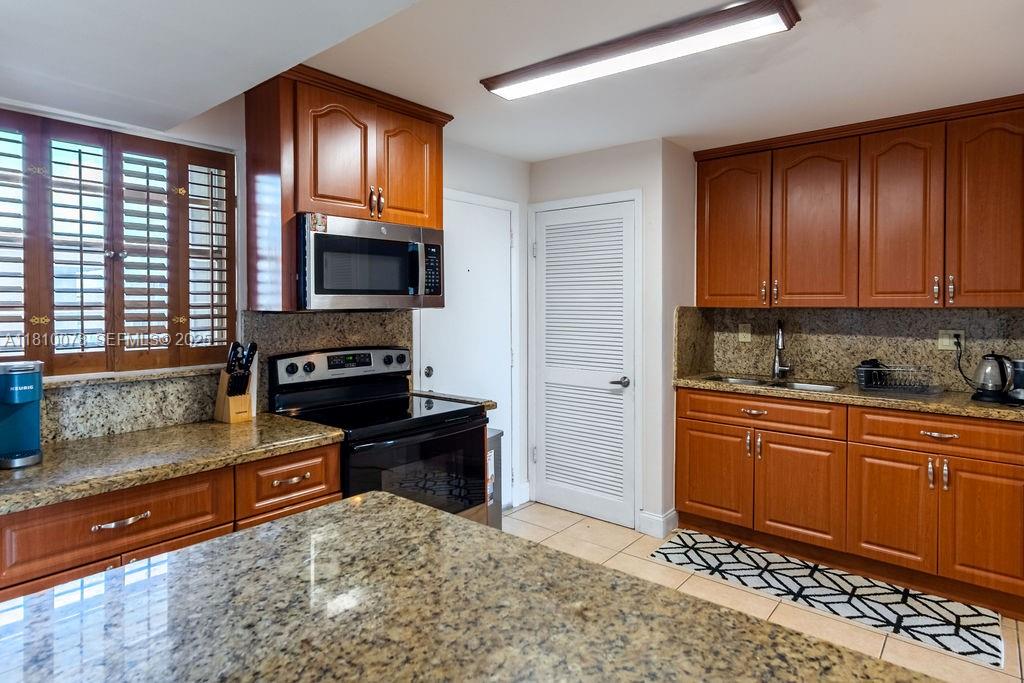 9110 Fontainebleau Boulevard 502 Property Photo 11