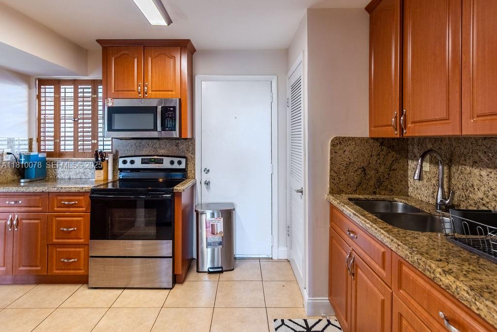 9110 Fontainebleau Boulevard 502 Property Photo 13