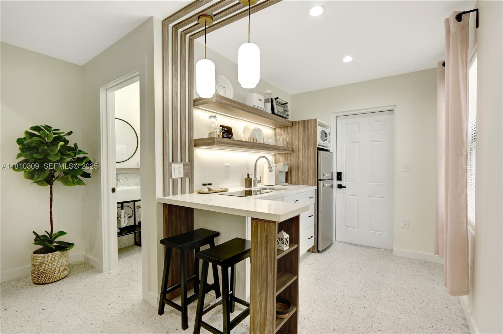 A11810309 Property Photo 11